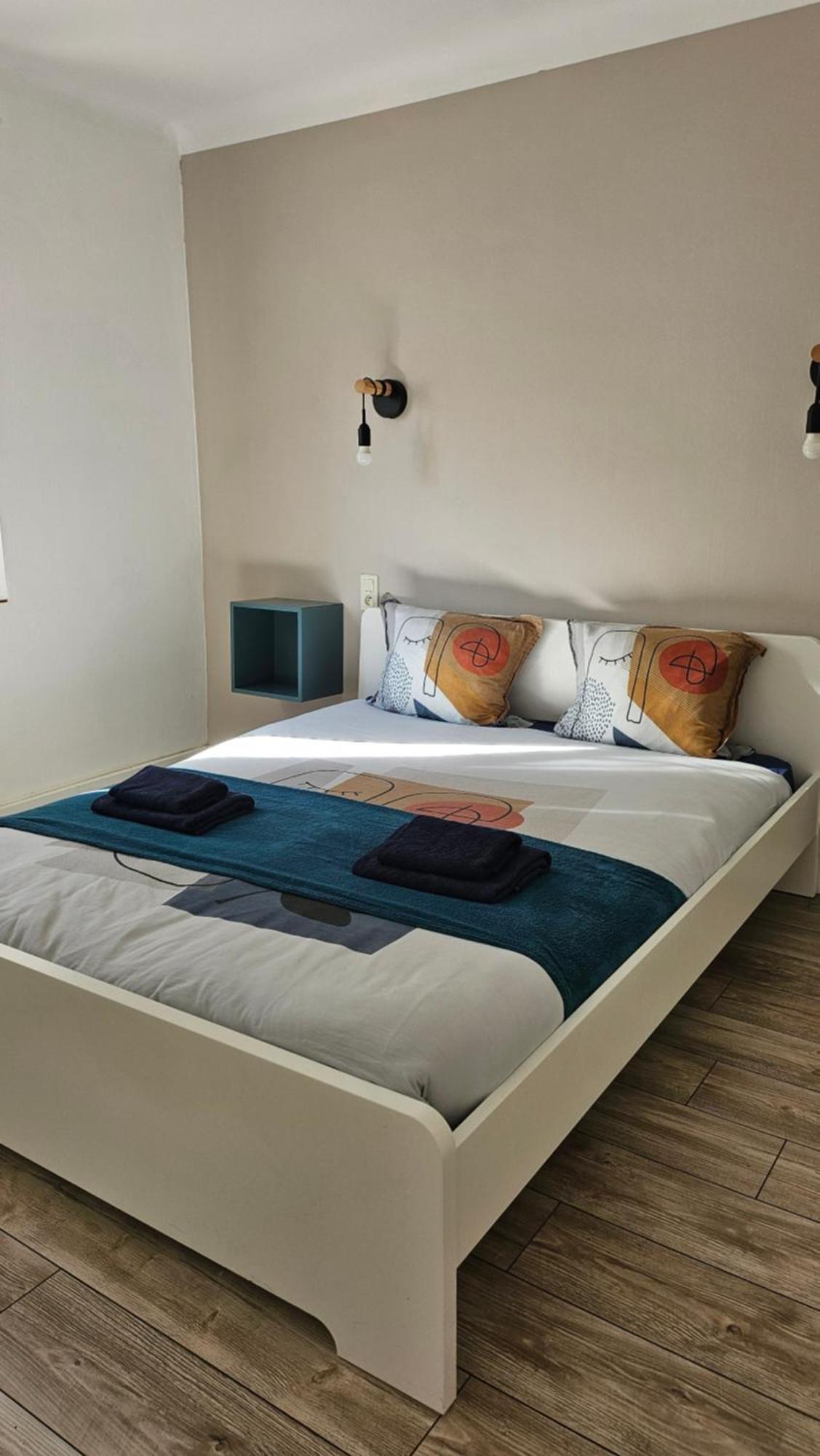 Spacieux Appartement Au Pied De La Cite Medievale 卡尔卡松 外观 照片